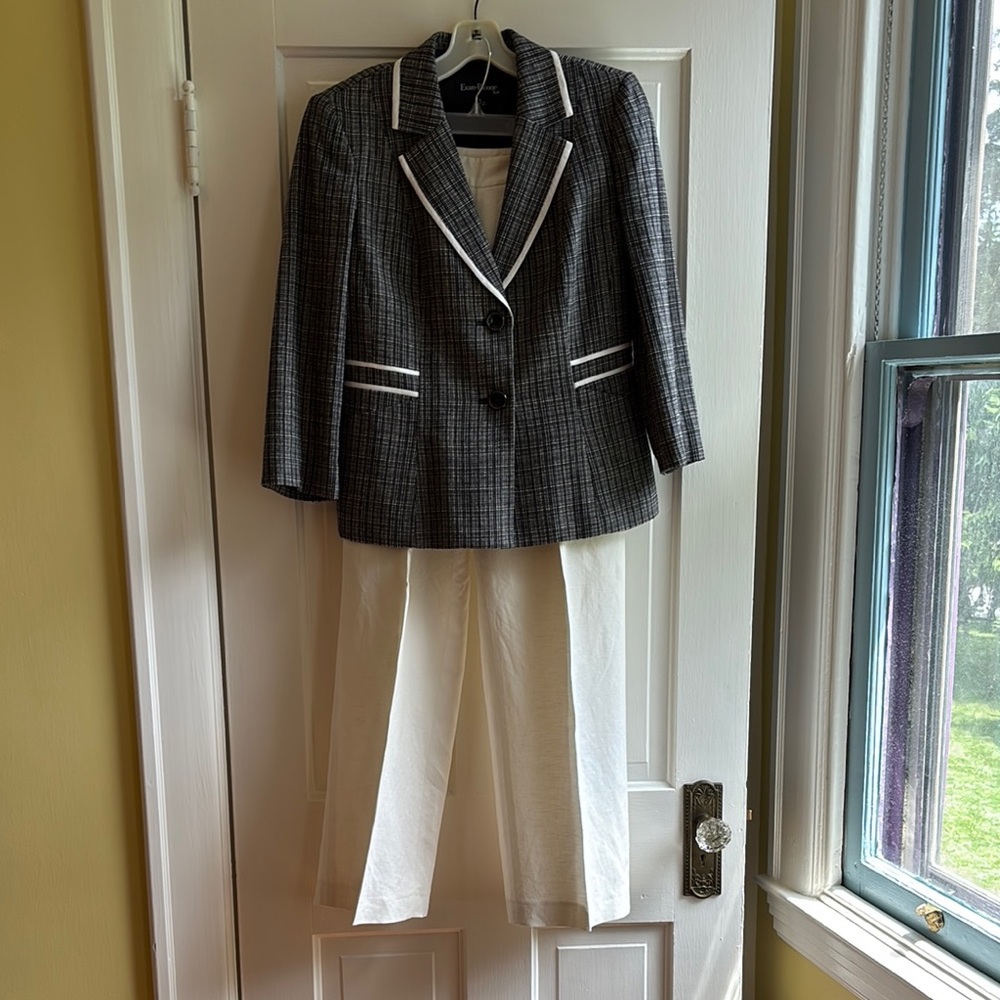 Evan Picone ladies pantsuit with linen pants size 8